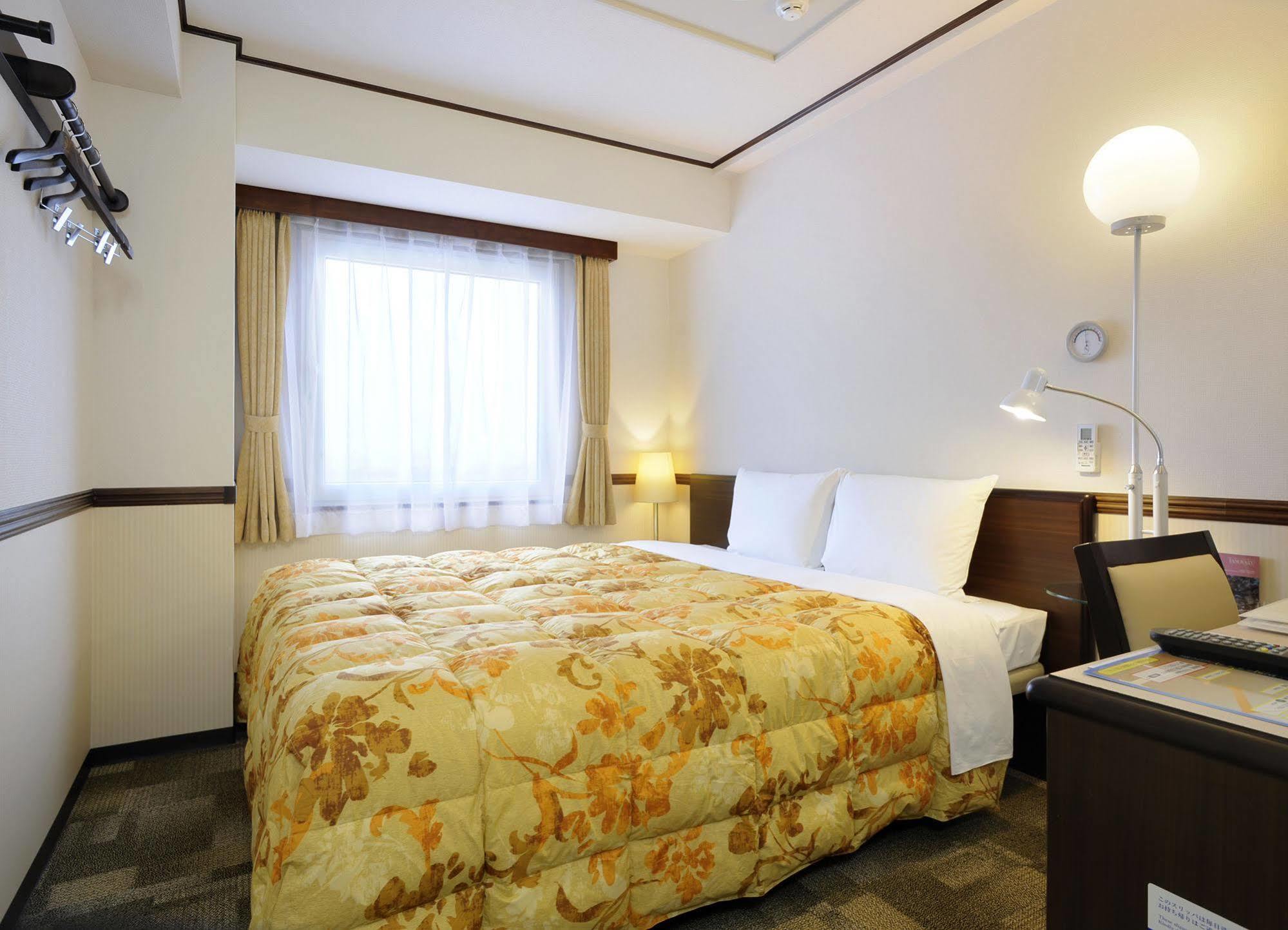 Toyoko Inn Aizuwakamatsu Ekimae Dış mekan fotoğraf