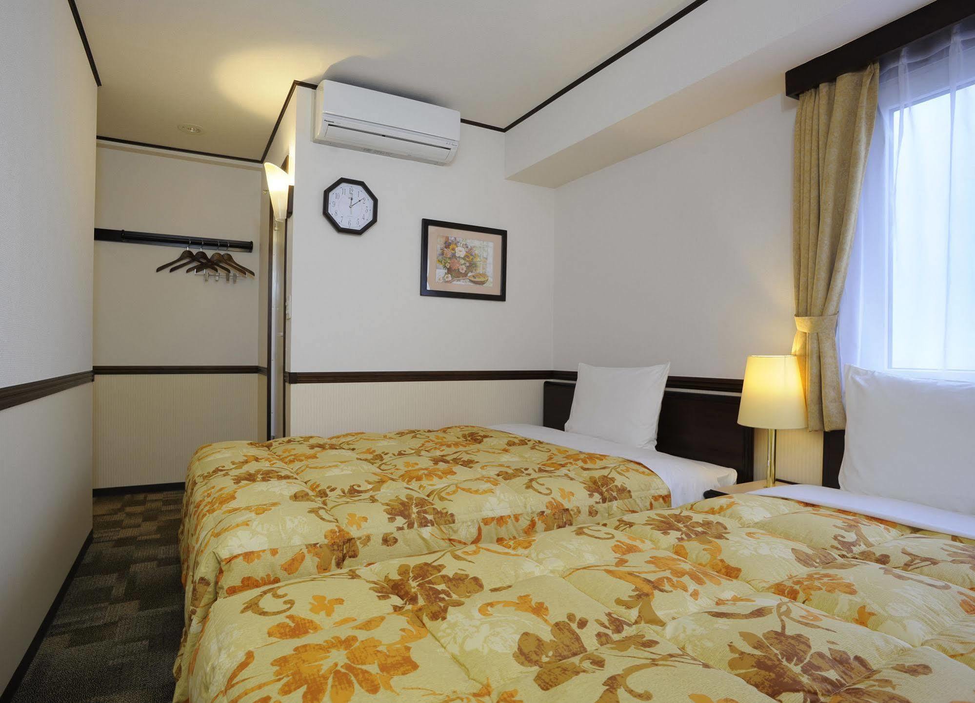 Toyoko Inn Aizuwakamatsu Ekimae Dış mekan fotoğraf