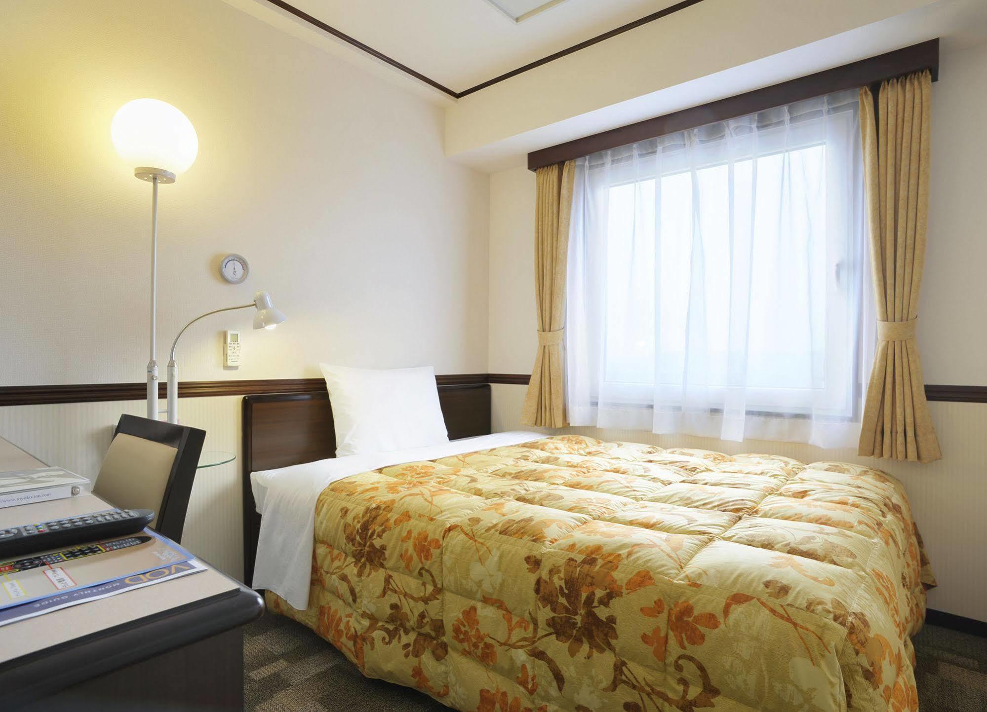 Toyoko Inn Aizuwakamatsu Ekimae Dış mekan fotoğraf