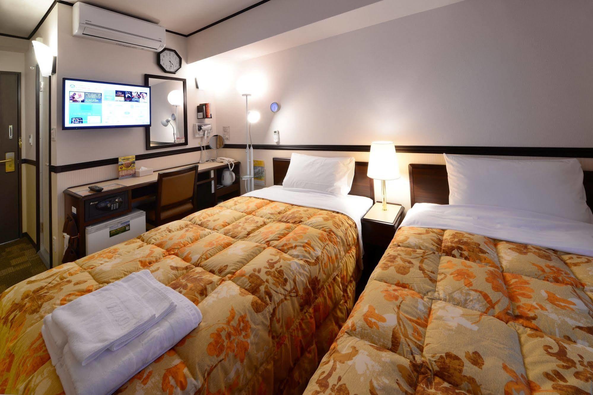 Toyoko Inn Aizuwakamatsu Ekimae Dış mekan fotoğraf